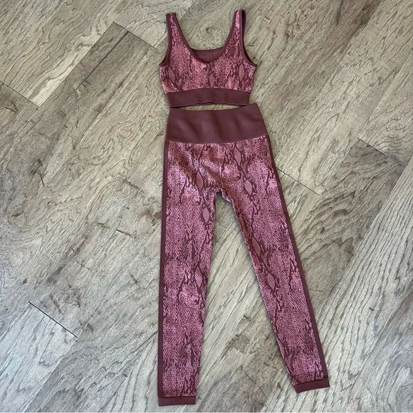 Fabletics Pink & Brown Snake Print Matching Workout Set, Size XS - Picture 11 of 13